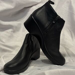 Alegria Black leather Ankle Booties